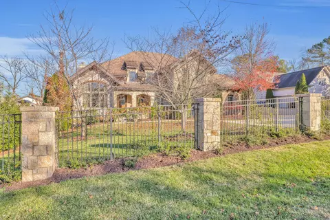 4102 Sneed Rd, Nashville, TN 37215