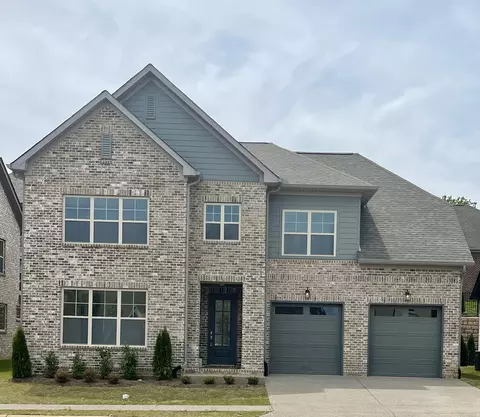 2027 Blackstone Dr, Hendersonville, TN 37075