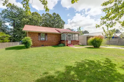 204 Parkway W, Dickson, TN 37055