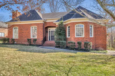 135 Laural Hill Dr, Smyrna, TN 37167