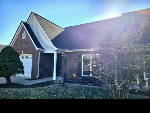 1910 Thomas Ct, Murfreesboro, TN 37127