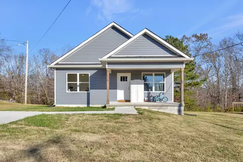 139 High School St, Charlotte, TN 37036