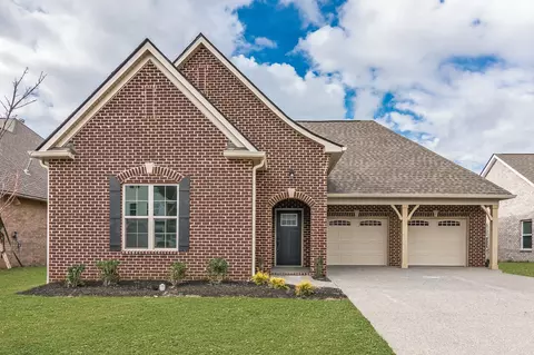 1329 Whispering Oaks Dr, Lebanon, TN 37090