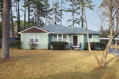 930 Mckellar Dr, Tullahoma, TN 37388