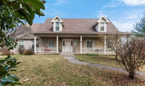 3710 Marthas Chapel Rd, Cunningham, TN 37052