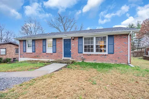 1456 Mccan Dr, Clarksville, TN 37043