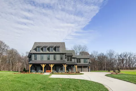 6904 Farm Path Ln, College Grove, TN 37046