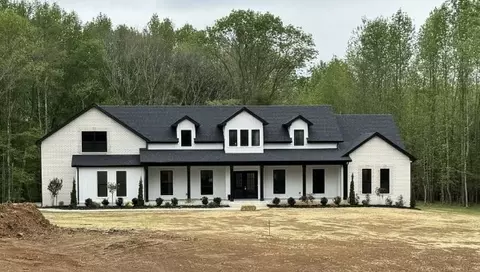 1 Gholson Rd, Clarksville, TN 37043