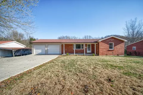 1005 Walnut Ave, Celina, TN 38551