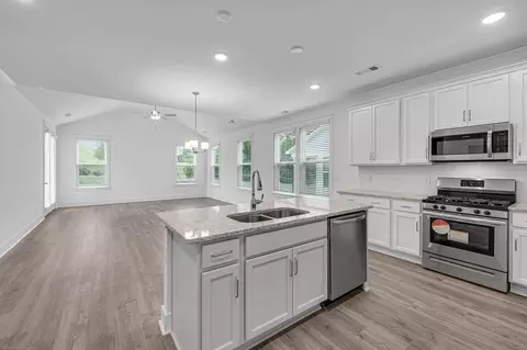 233 Cornice Dr, La Vergne, TN 37086
