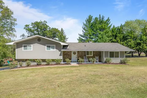 1029 Meadow Lake Rd, Chattanooga, TN 37415