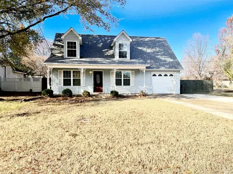2193 Oakmont Ave, Dyersburg, TN 38024
