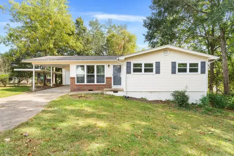 5700 Dagney Ln, Hixson, TN 37343