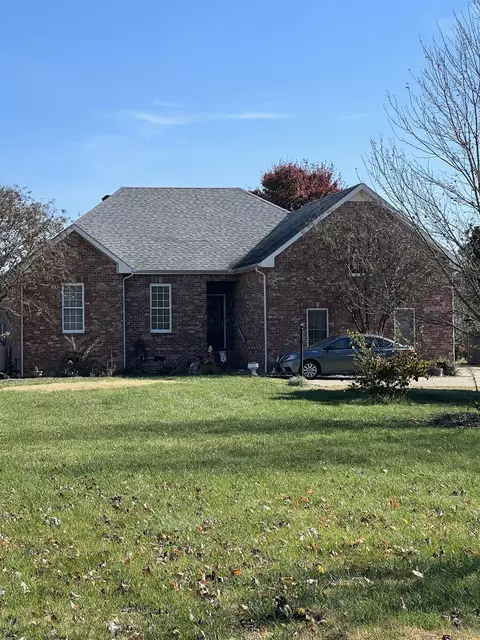 527 Shun Pike, Cottontown, TN 37048