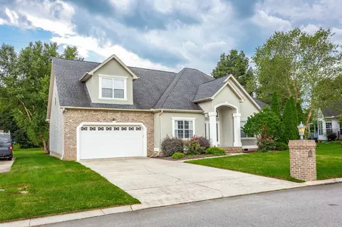 8628 Streamside Dr, Ooltewah, TN 37363 photo 3