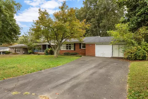 110 NE 26th St, Cleveland, TN 37312