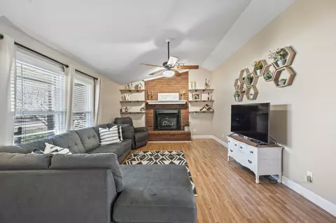 300 Toby Trl, Mount Juliet, TN 37122