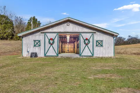 3200 Charlie Thomas Rd, Cornersville, TN 37047