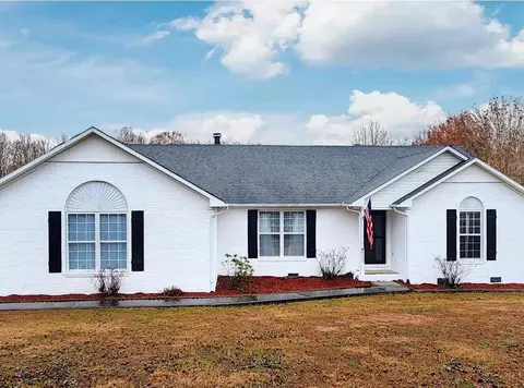 230 Grand View Dr, Smithville, TN 37166