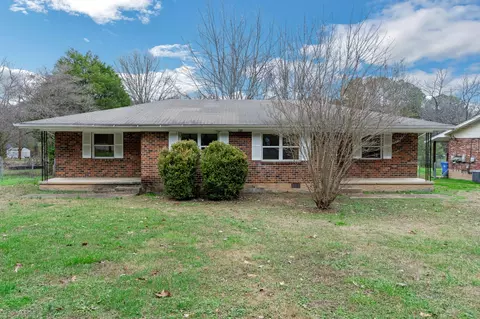 1231 Helena Dr, Hixson, TN 37343