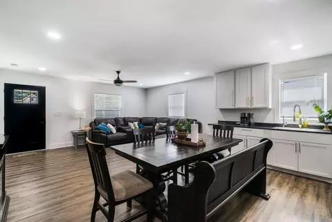 Dining - 424 19th Ave W, Springfield, TN 37172 photo 2 of 5