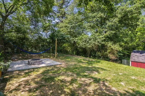 Exterior - 424 19th Ave W, Springfield, TN 37172 photo 11 of 13