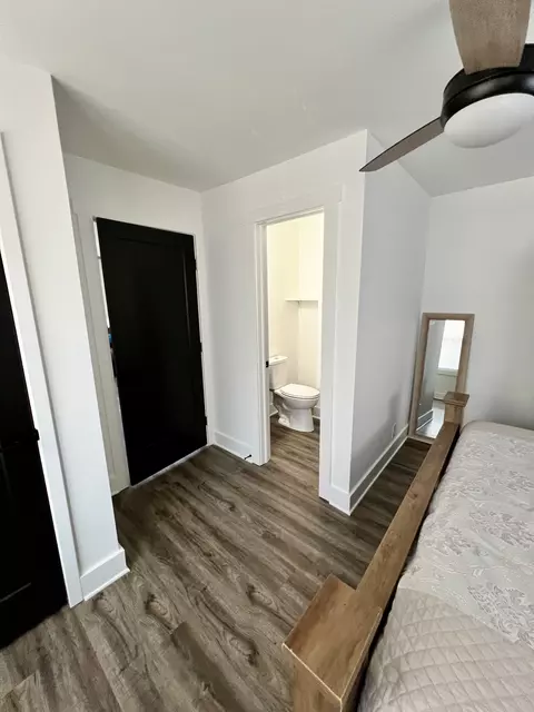 Bath - 424 19th Ave W, Springfield, TN 37172 photo 1 of 4