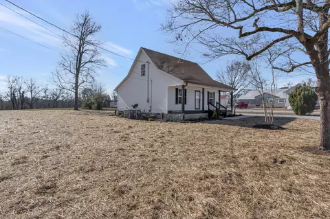 211 Walnut St, Decherd, TN 37324 photo 3
