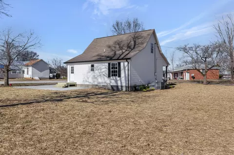 211 Walnut St, Decherd, TN 37324 photo 25
