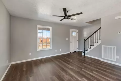 211 Walnut St, Decherd, TN 37324 photo 8
