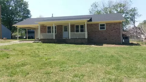 215 Millcreek Dr, Loretto, TN 38469