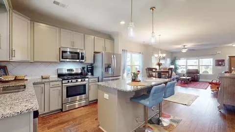 1009 Violet St, Spring Hill, TN 37174 photo 2