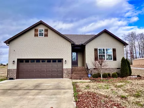 92 Teakwood Ln, Tullahoma, TN 37388