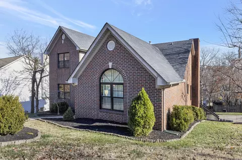 800 N Woodstone Ln, Nashville, TN 37211