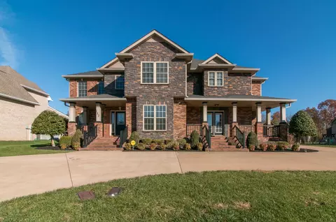132 Roanoke Station Cir, Clarksville, TN 37043