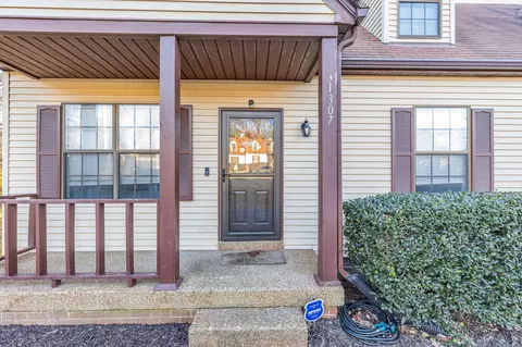 1307 Quail Ct E, Nashville, TN 37214