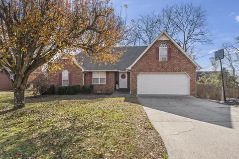 734 Williamsburg Dr, Smyrna, TN 37167