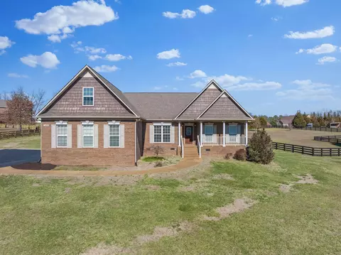 1409 Polo Fields Ln, Columbia, TN 38401