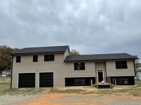 180 County Road 725, Riceville, TN 37370