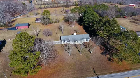 108 Lincoln Rd, Fayetteville, TN 37334