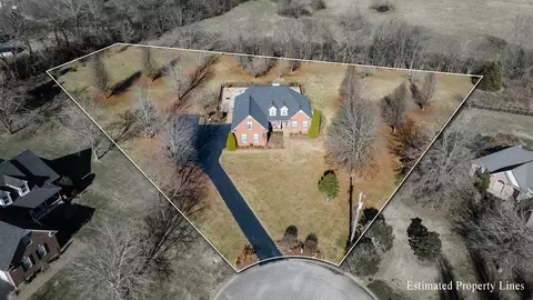 1425 Caroline Ct, Columbia, TN 38401
