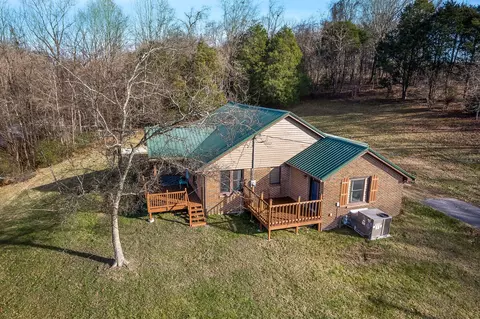 126 Rogers Rd, Gordonsville, TN 38563