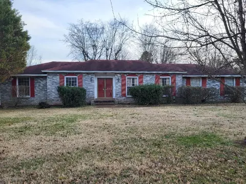 1001 Woodmont Dr, Gallatin, TN 37066