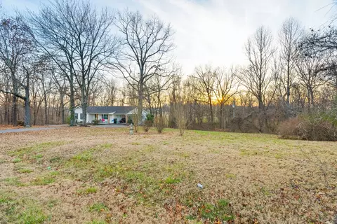 2880 Marthas Chapel Rd, Cunningham, TN 37052 photo 2