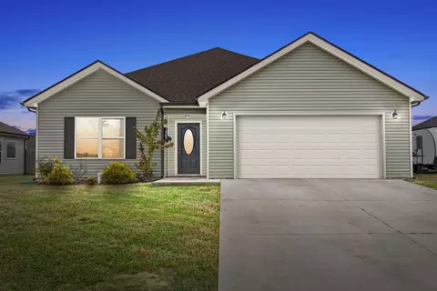 1567 Parkside Dr, Clarksville, TN 37042