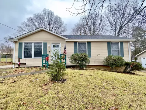 525 Aspen Dr, Clarksville, TN 37042