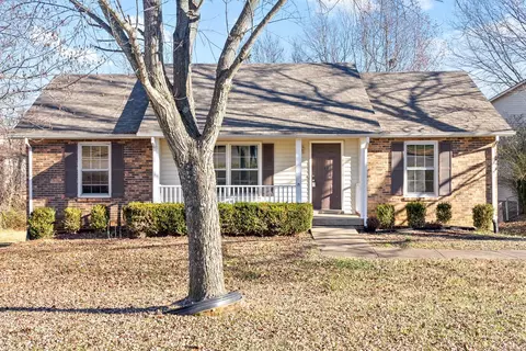 499 Steffi St, Clarksville, TN 37040