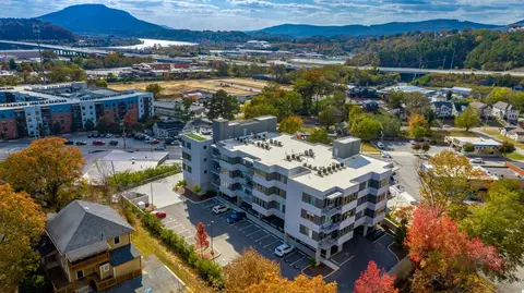 411 Fairpoint St #304, Chattanooga, TN 37405