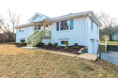 904 Phelan Dr, Lebanon, TN 37090