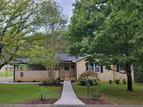 6032 Hillcrest Dr, Harrison, TN 37341